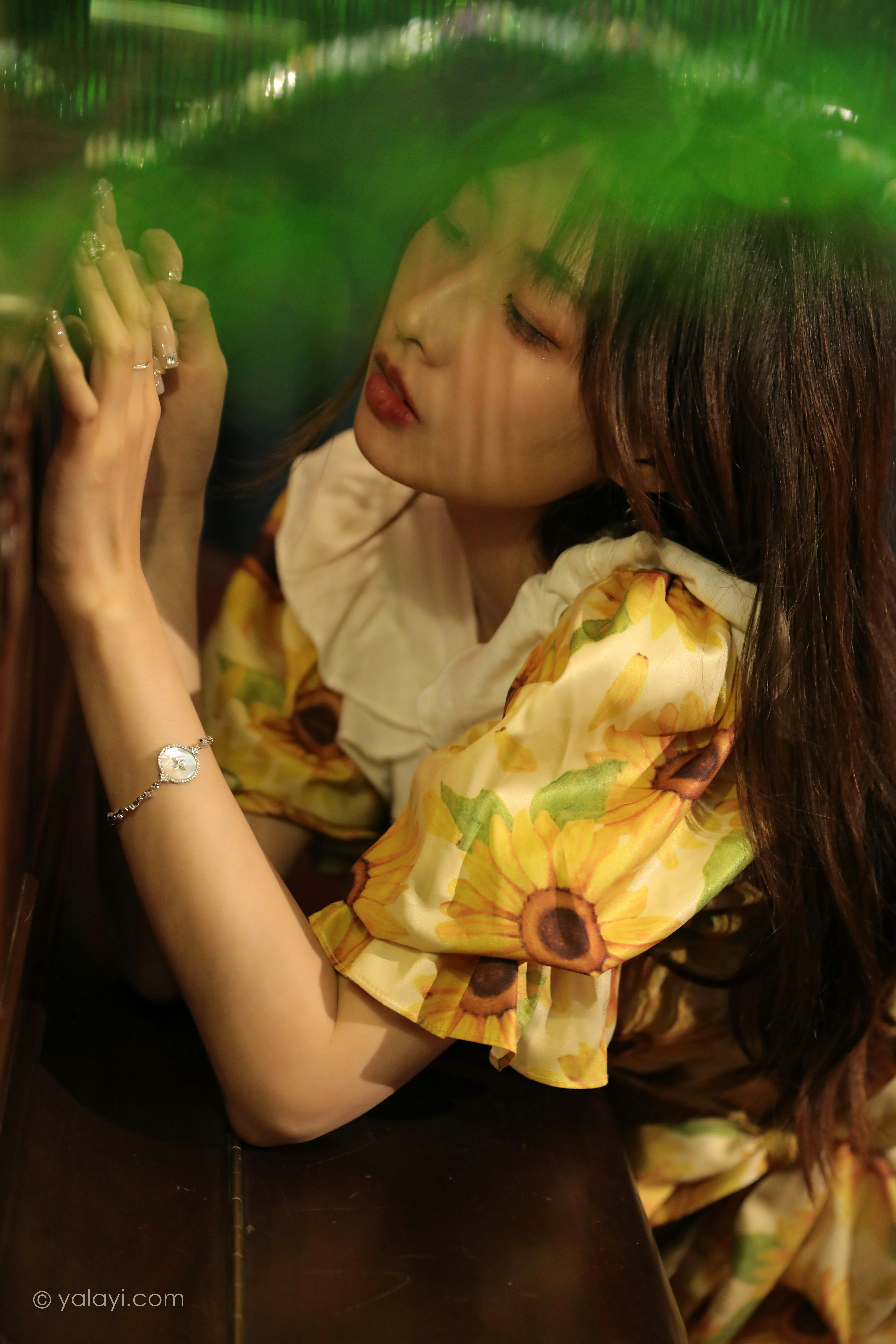 [YALAYI雅拉伊]NO.816 只剩下钢琴 佳佳 黄色连衣裙居家复古写真集第10张