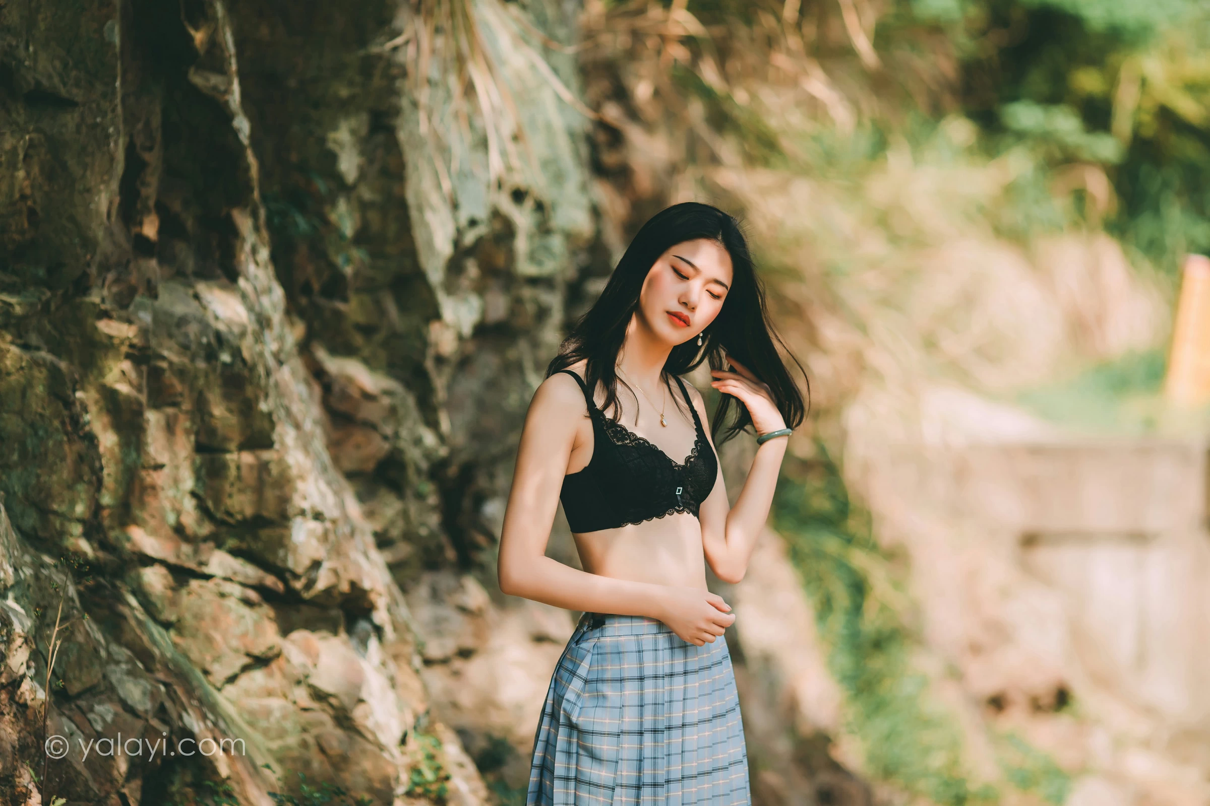 [YALAYI雅拉伊]NO.663 《涟漪》 和风 JK制服与短裙加黑色蕾丝内衣写真第8张