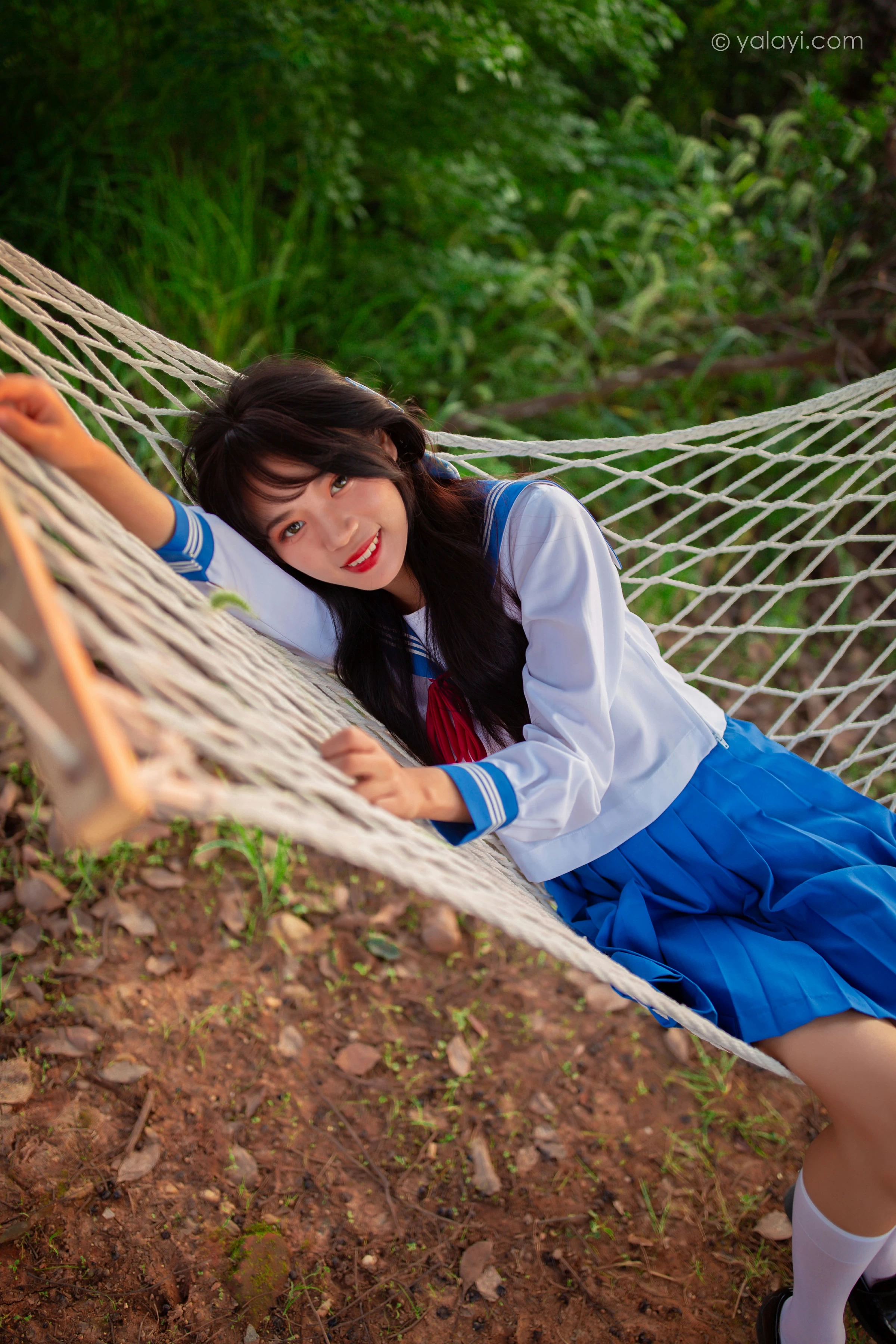 [YALAYI雅拉伊]NO.724 《秋意浓》 丽雅 JK水手制服与短裙加白色丝袜美腿私房写真集第7张