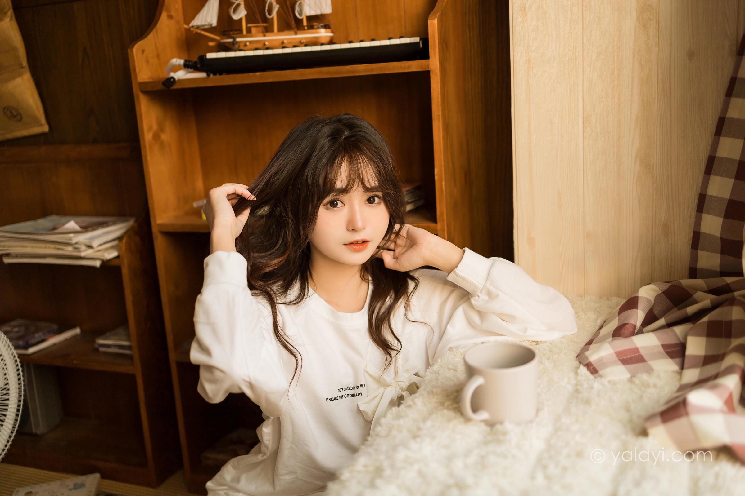 [YALAYI雅拉伊]2022.05.07 快乐加倍 小亭 白色礼服衬衫加短裙清纯写真集第10张