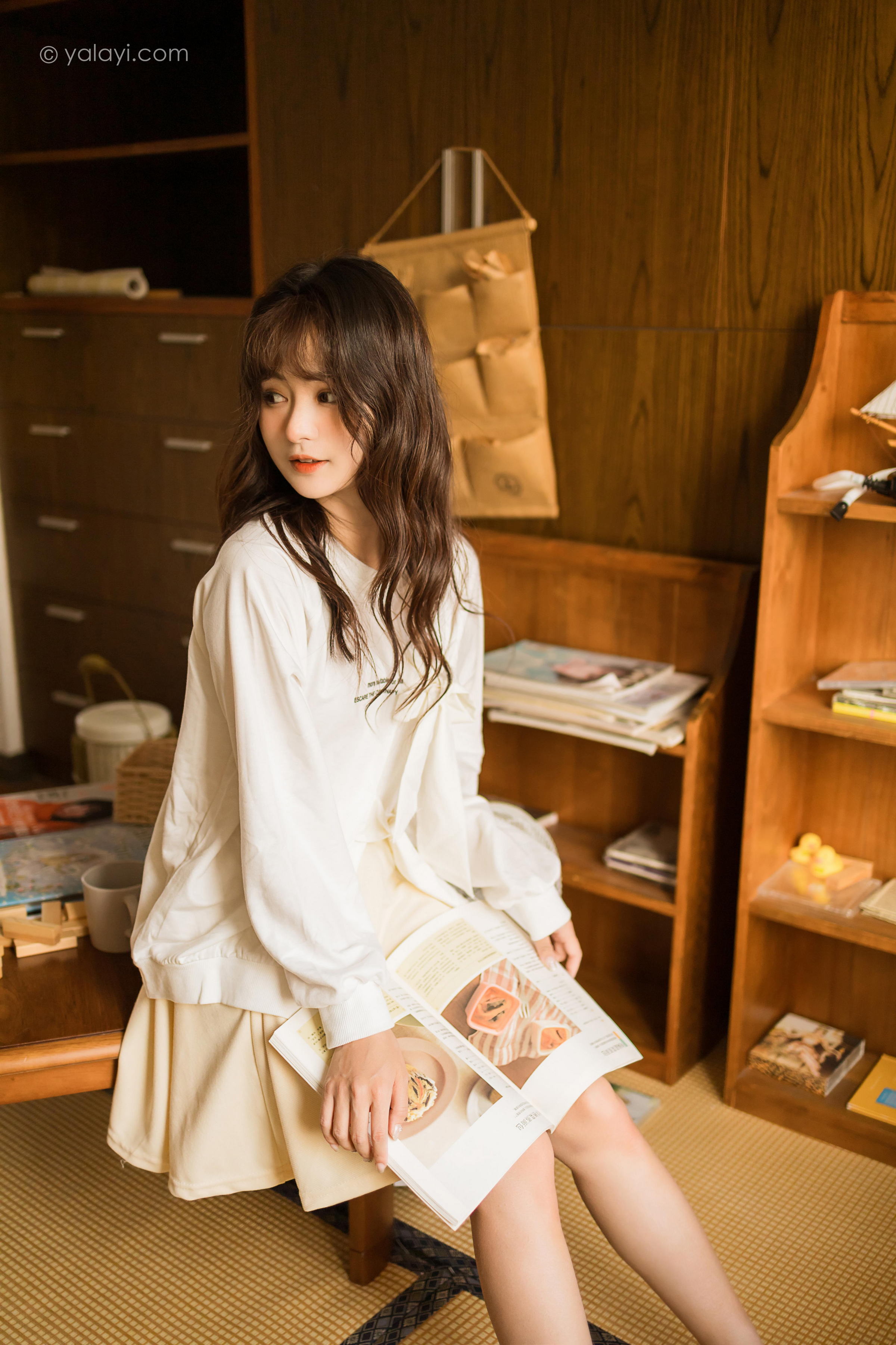 [YALAYI雅拉伊]2022.05.07 快乐加倍 小亭 白色礼服衬衫加短裙清纯写真集第14张