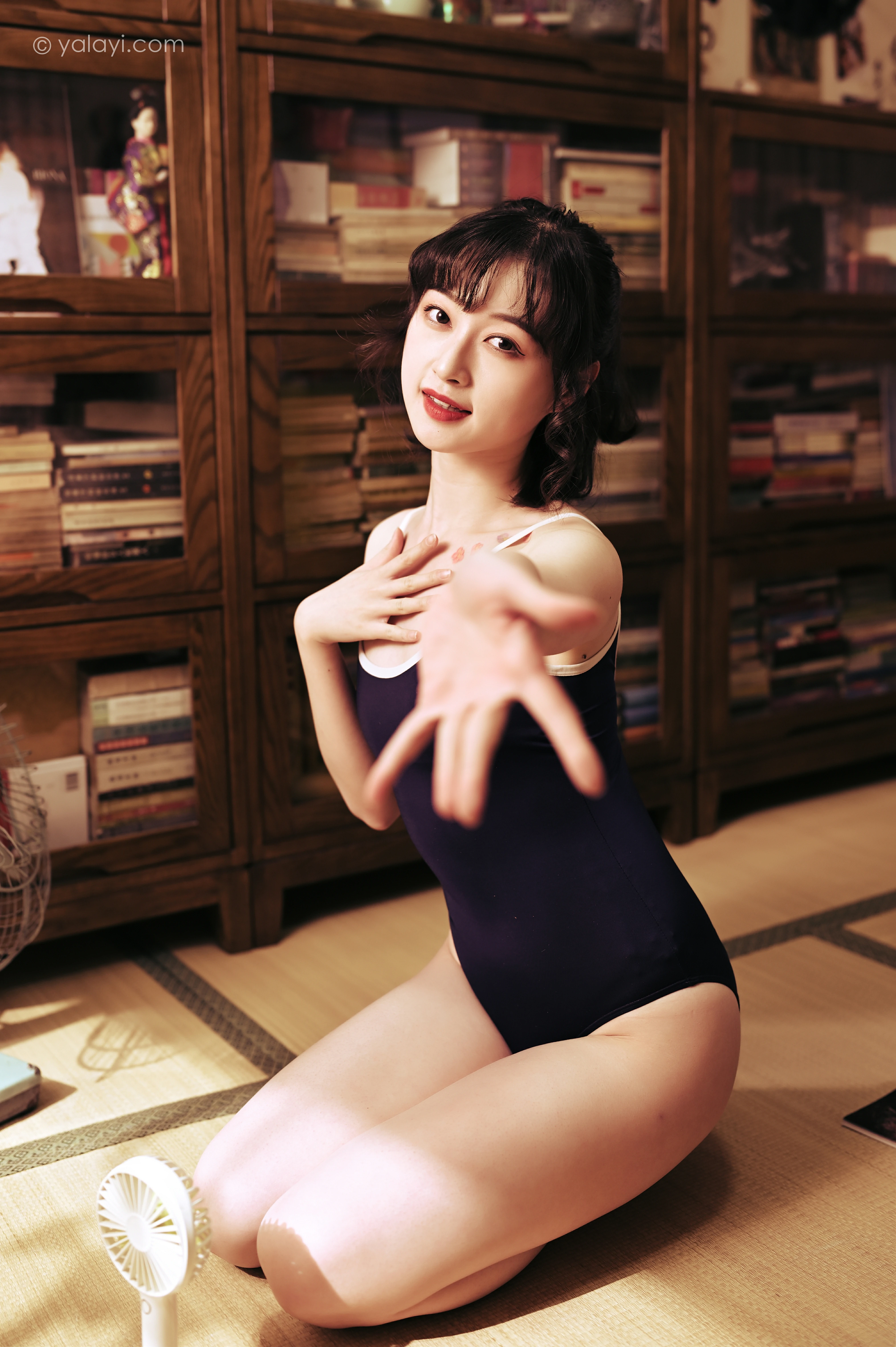 [YALAYI雅拉伊]NO.783 偷得半日闲 京京 蓝色紧身连体体操服性感写真集第11张