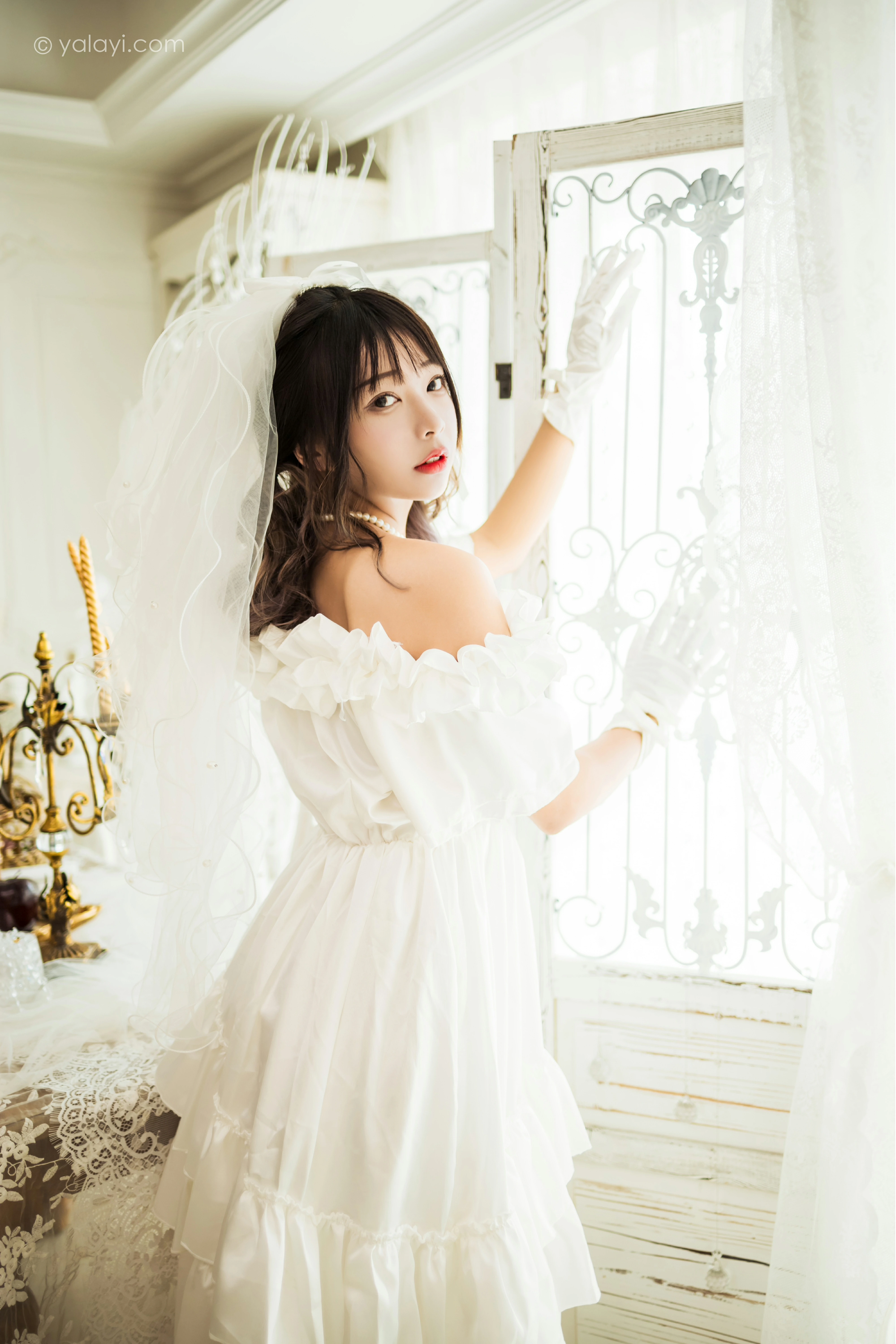 [YALAYI雅拉伊]NO.862 美丽的梦 阿禾 白色抹胸婚纱性感写真集第2张