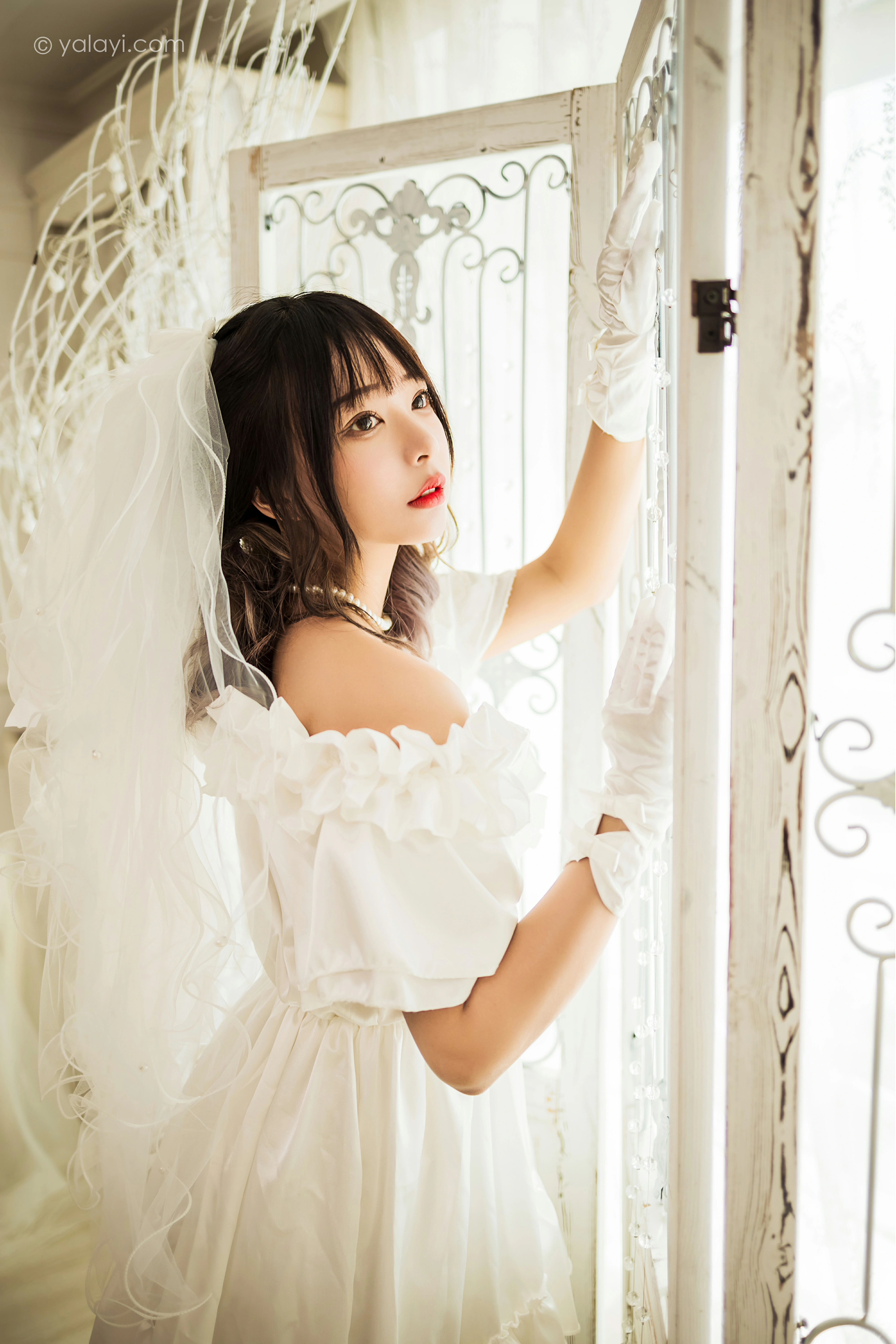 [YALAYI雅拉伊]NO.862 美丽的梦 阿禾 白色抹胸婚纱性感写真集第13张