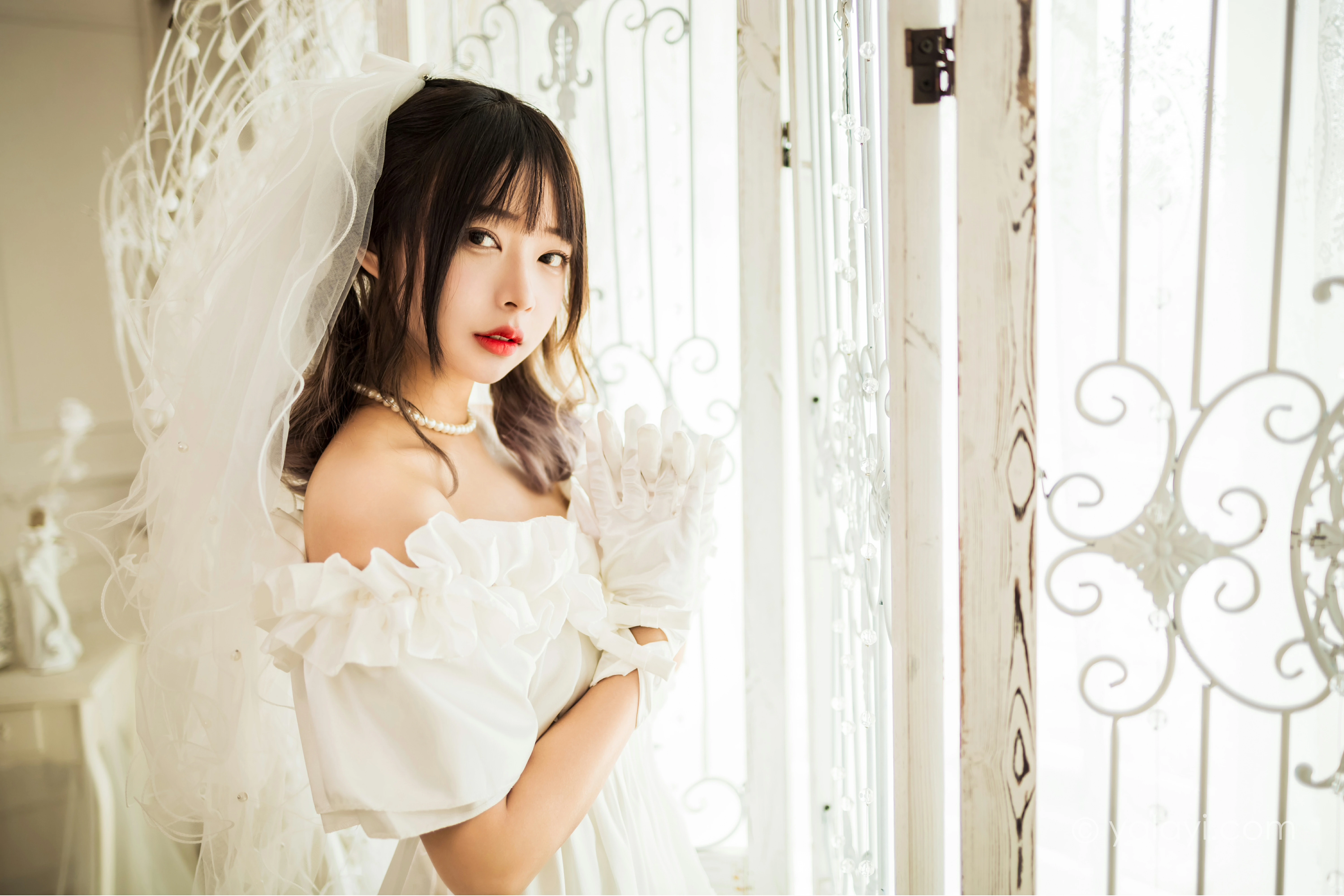 [YALAYI雅拉伊]NO.862 美丽的梦 阿禾 白色抹胸婚纱性感写真集第14张