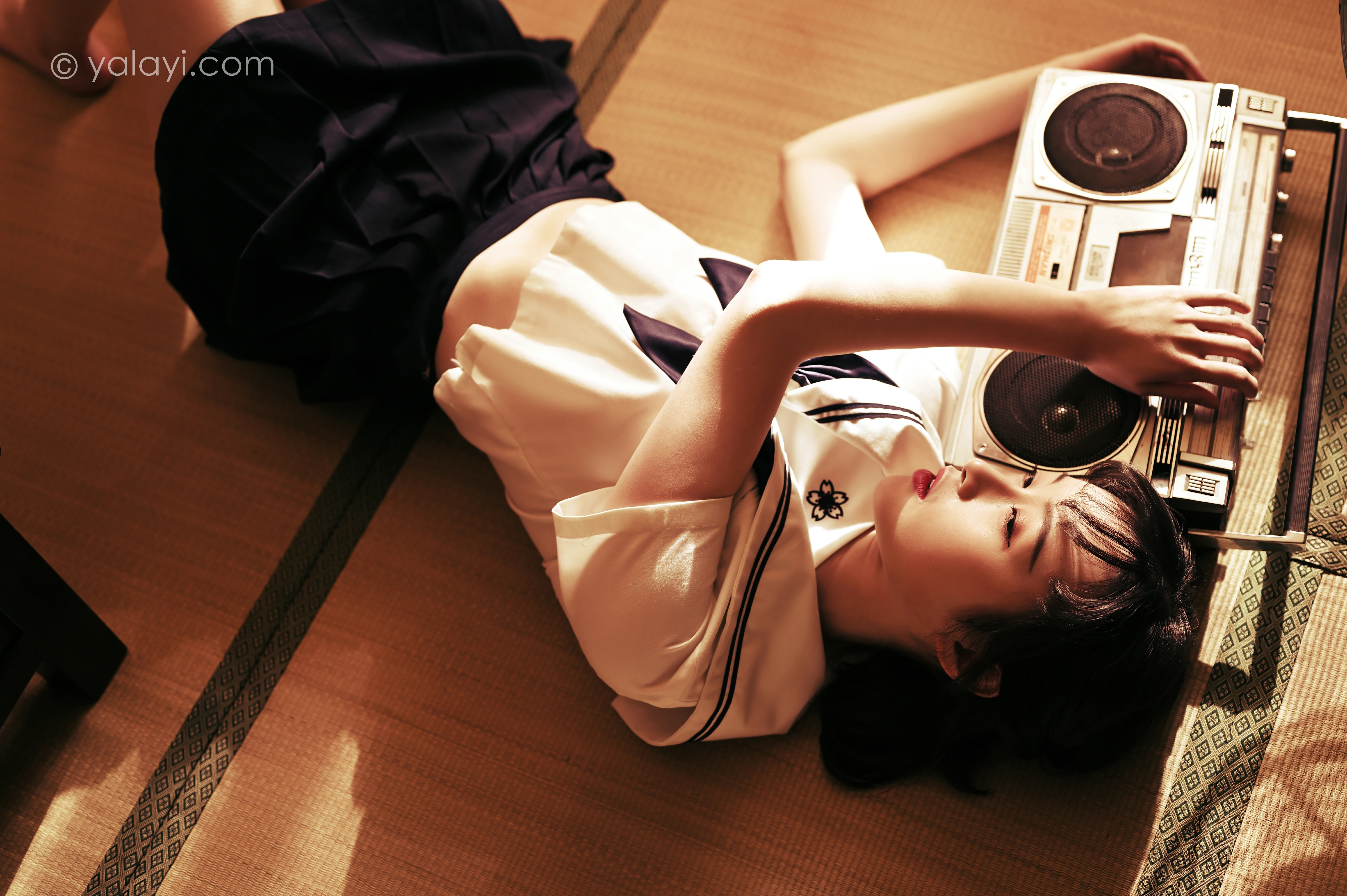 [YALAYI雅拉伊]NO.778 优等生JK 京京 白色水手制服加黑色短裙私房写真集第1张