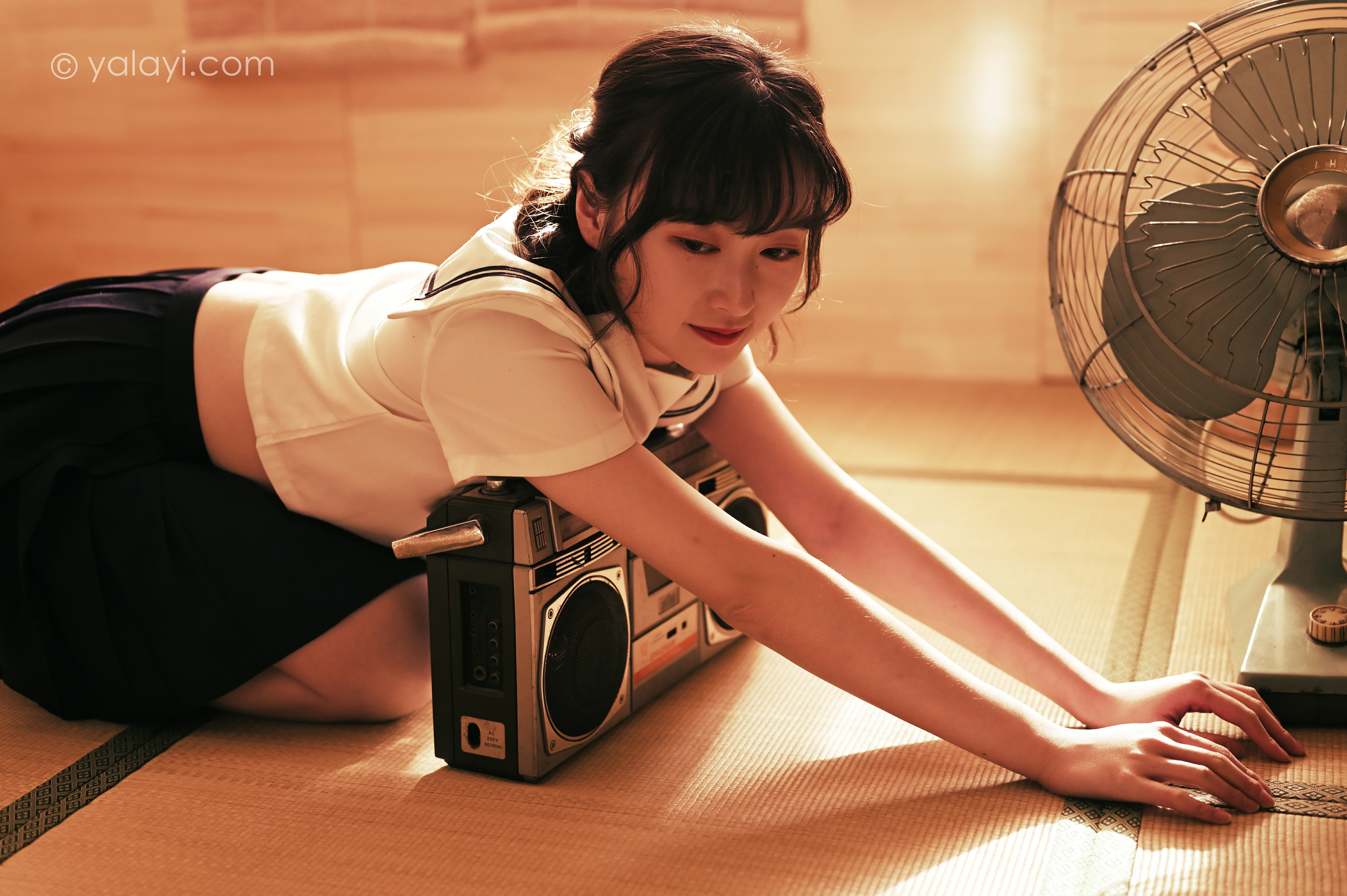 [YALAYI雅拉伊]NO.778 优等生JK 京京 白色水手制服加黑色短裙私房写真集第4张