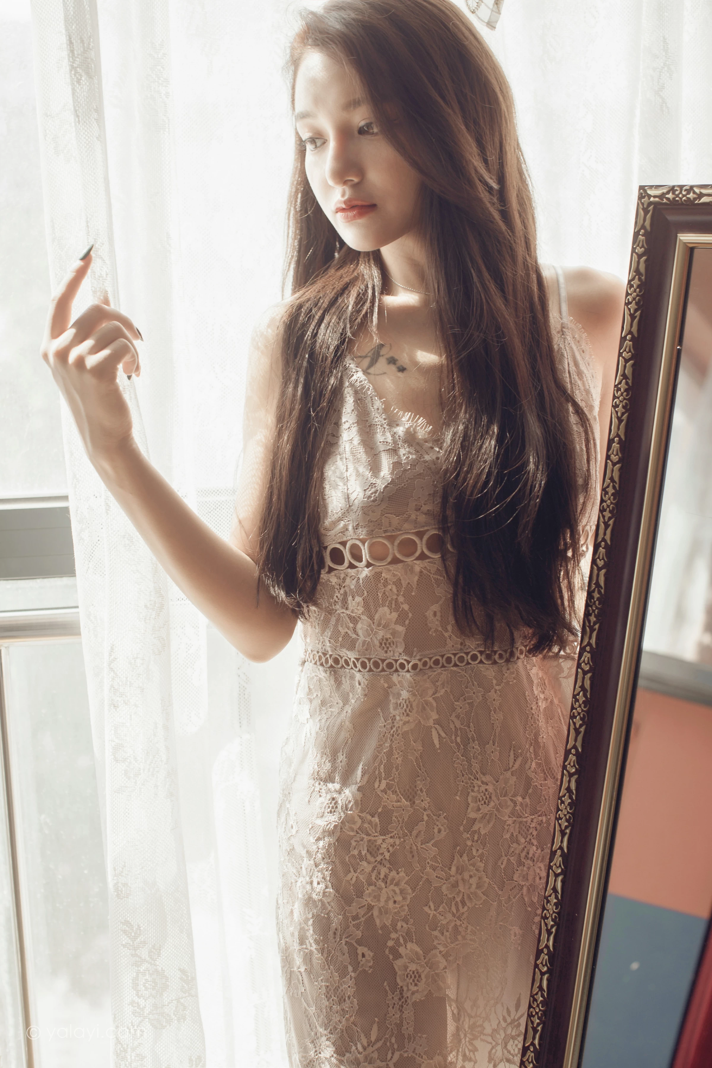 [YALAYI雅拉伊]NO.665 《无问》 刘子炀 白色透视蕾丝连衣裙性感私房写真集第17张