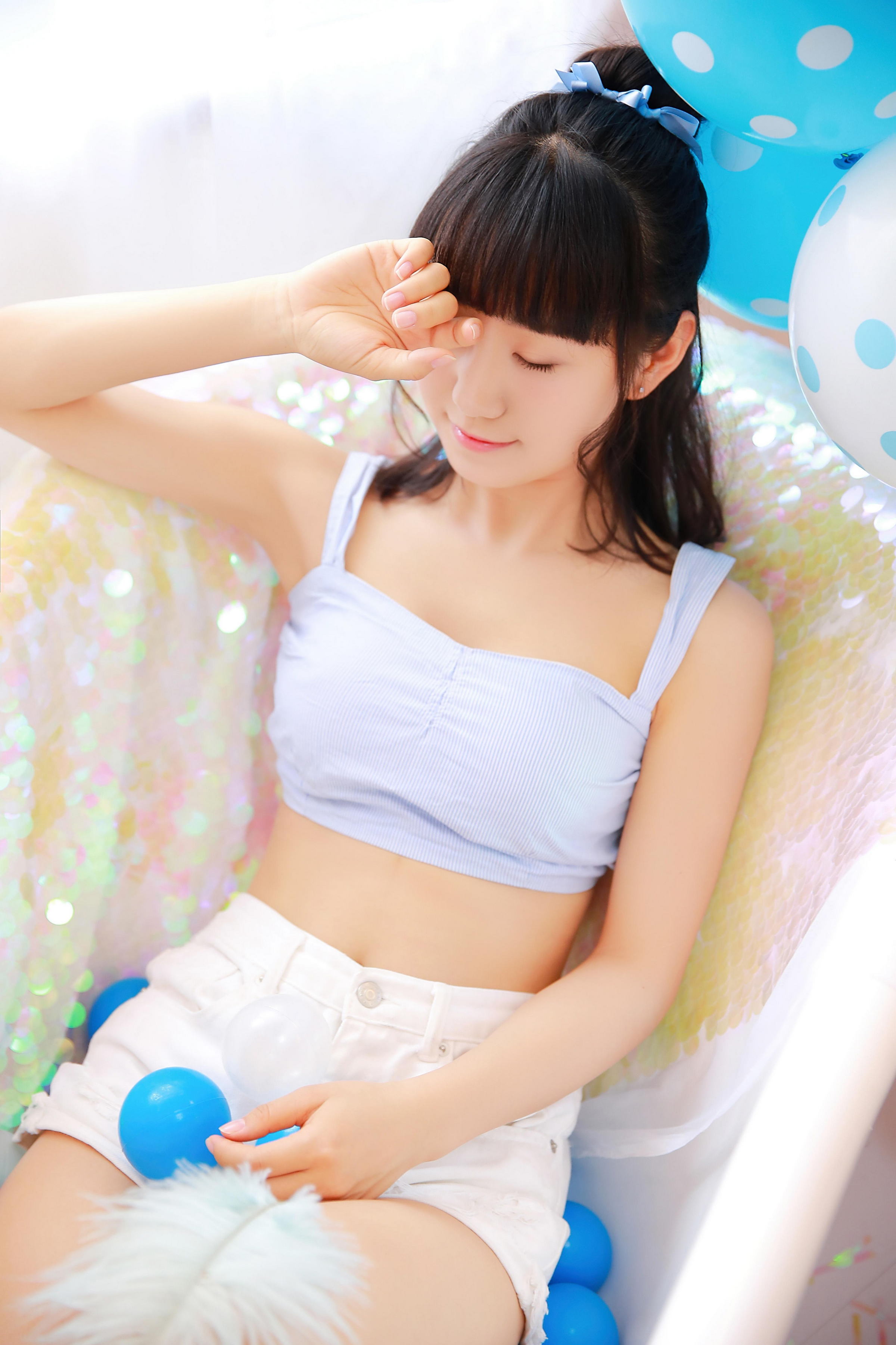 [YALAYI雅拉伊]2022.06.28 青春时光 阳光少女 白色短裤加小背心与粉色吊带蕾丝舞蹈裙清纯写真集第1张