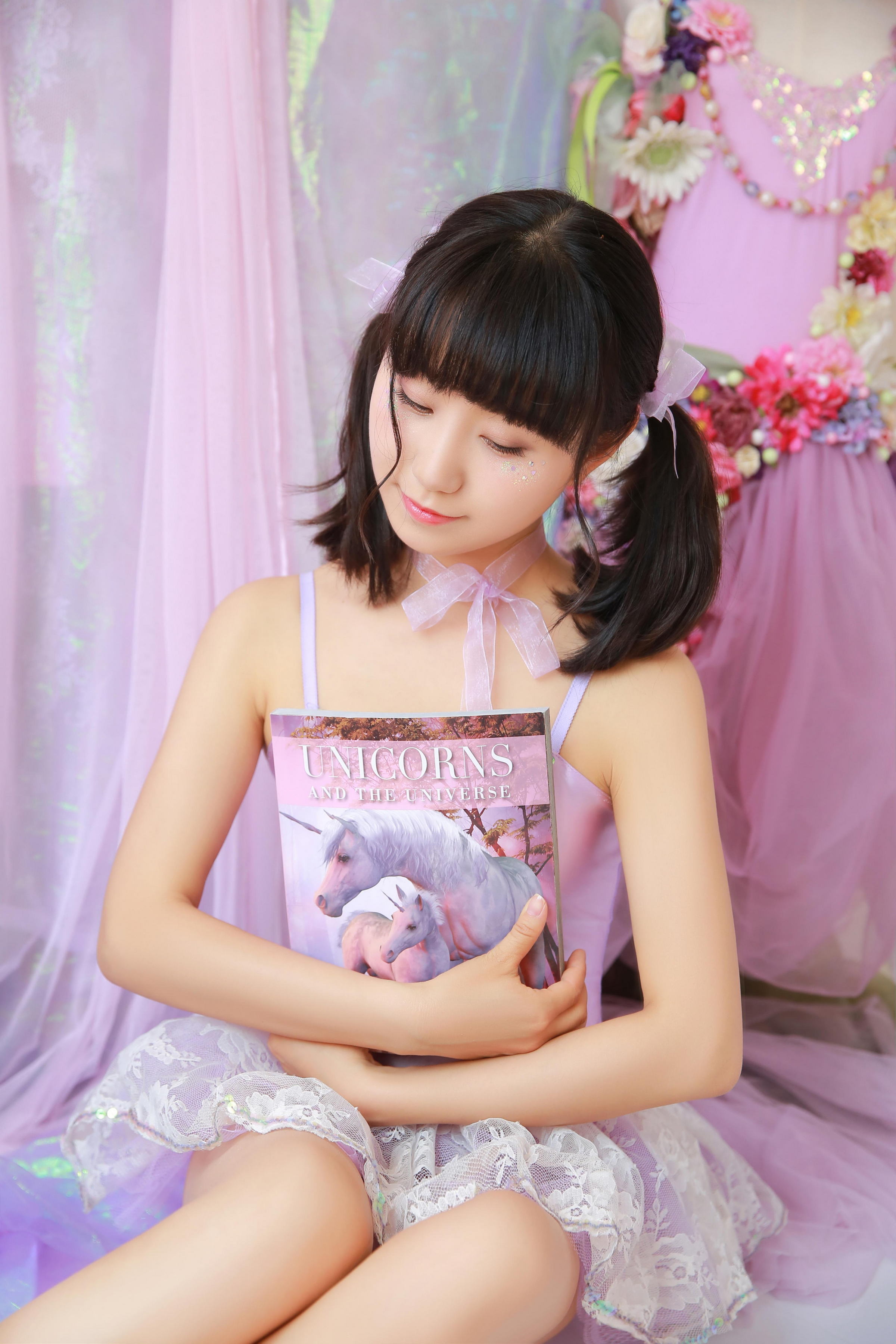 [YALAYI雅拉伊]2022.06.28 青春时光 阳光少女 白色短裤加小背心与粉色吊带蕾丝舞蹈裙清纯写真集第6张