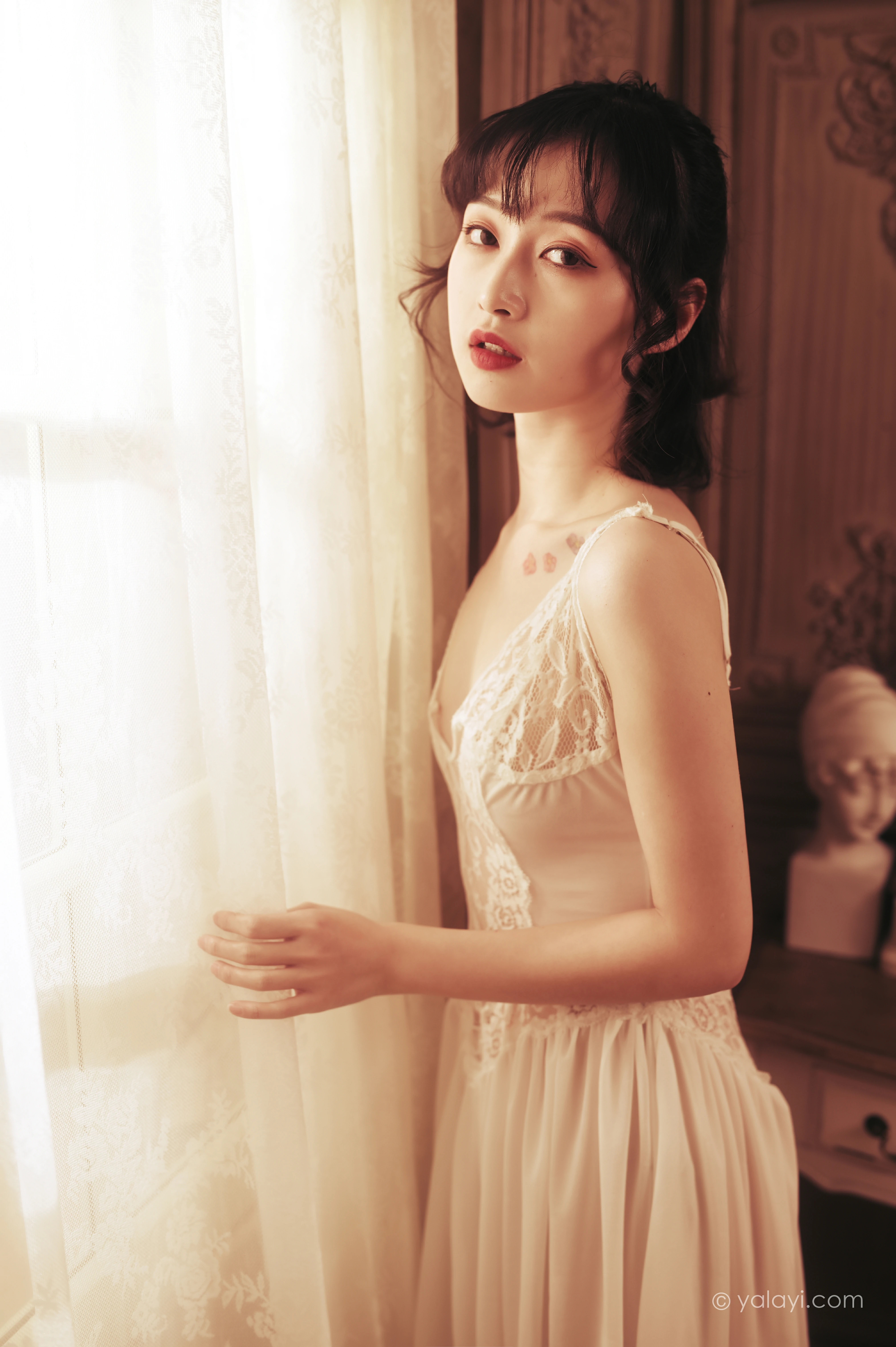 [YALAYI雅拉伊]NO.780 也曾优雅 京京 白色透视蕾丝连衣裙性感写真集第12张