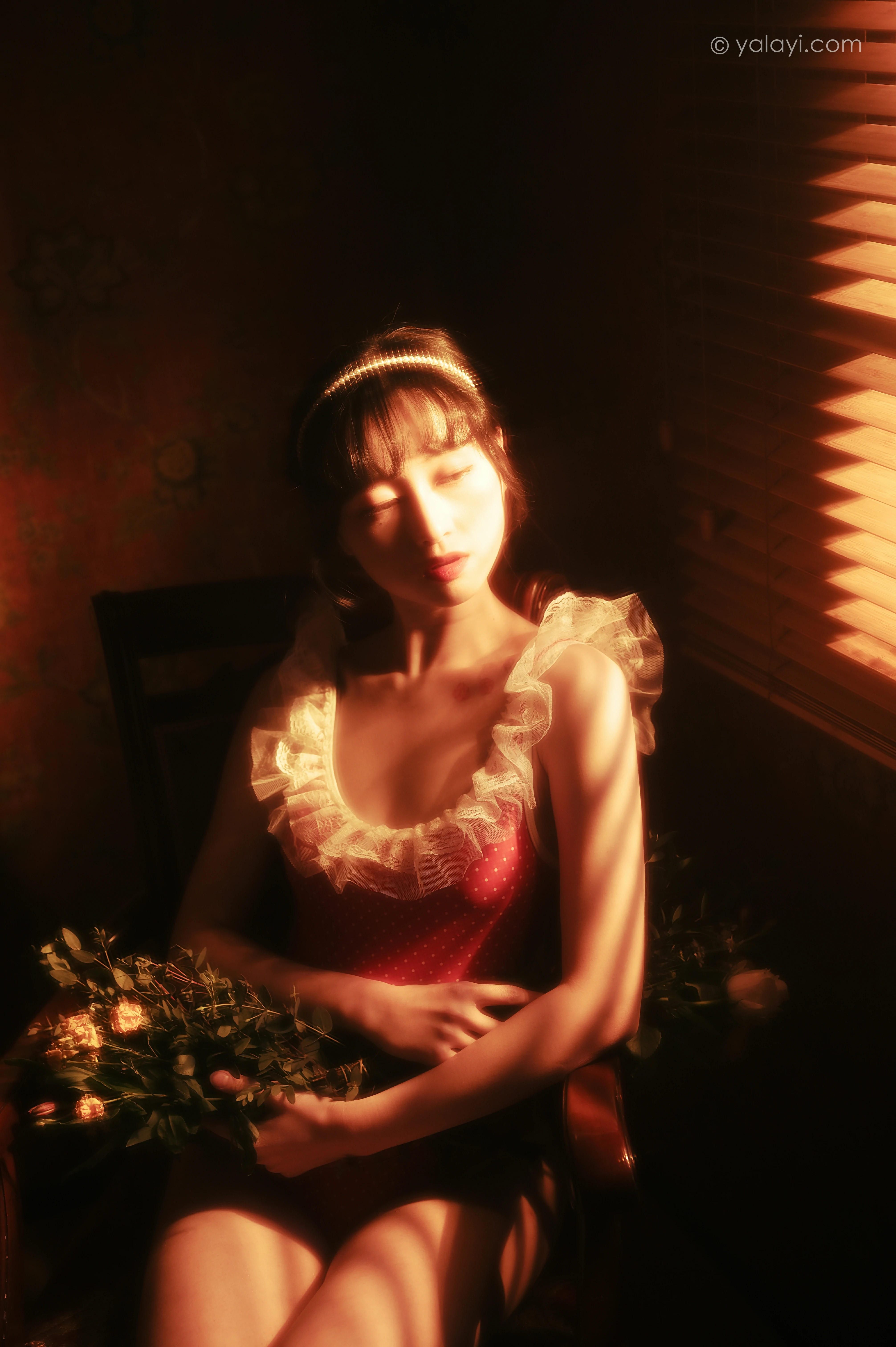 [YALAYI雅拉伊]NO.787 红颜旧梦 京京 红色紧身连体内衣性感私房写真集第4张