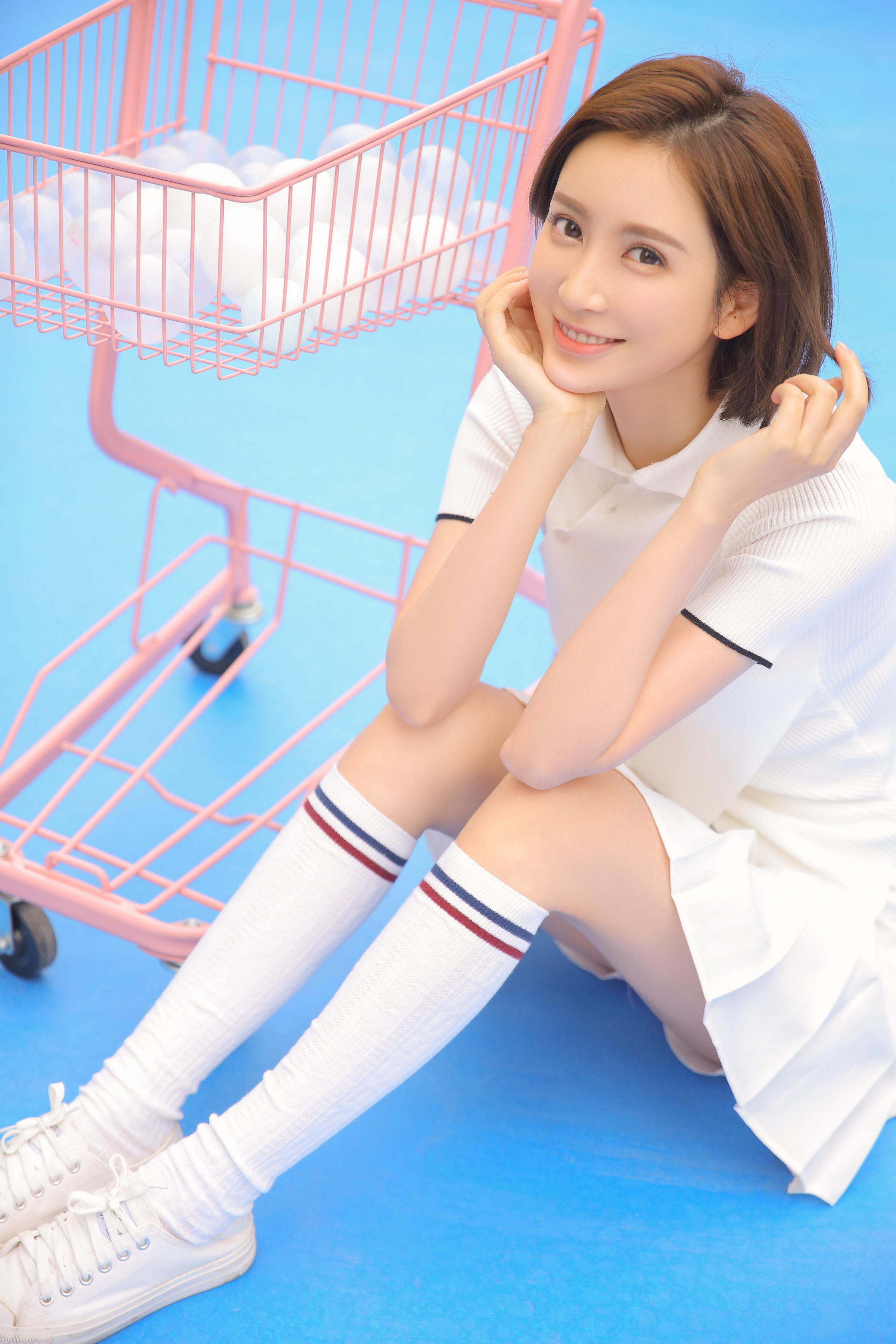 [YALAYI雅拉伊]2022.04.25 活力四射 青春靓女性感小背心加白色镂空短裤私房写真集第1张