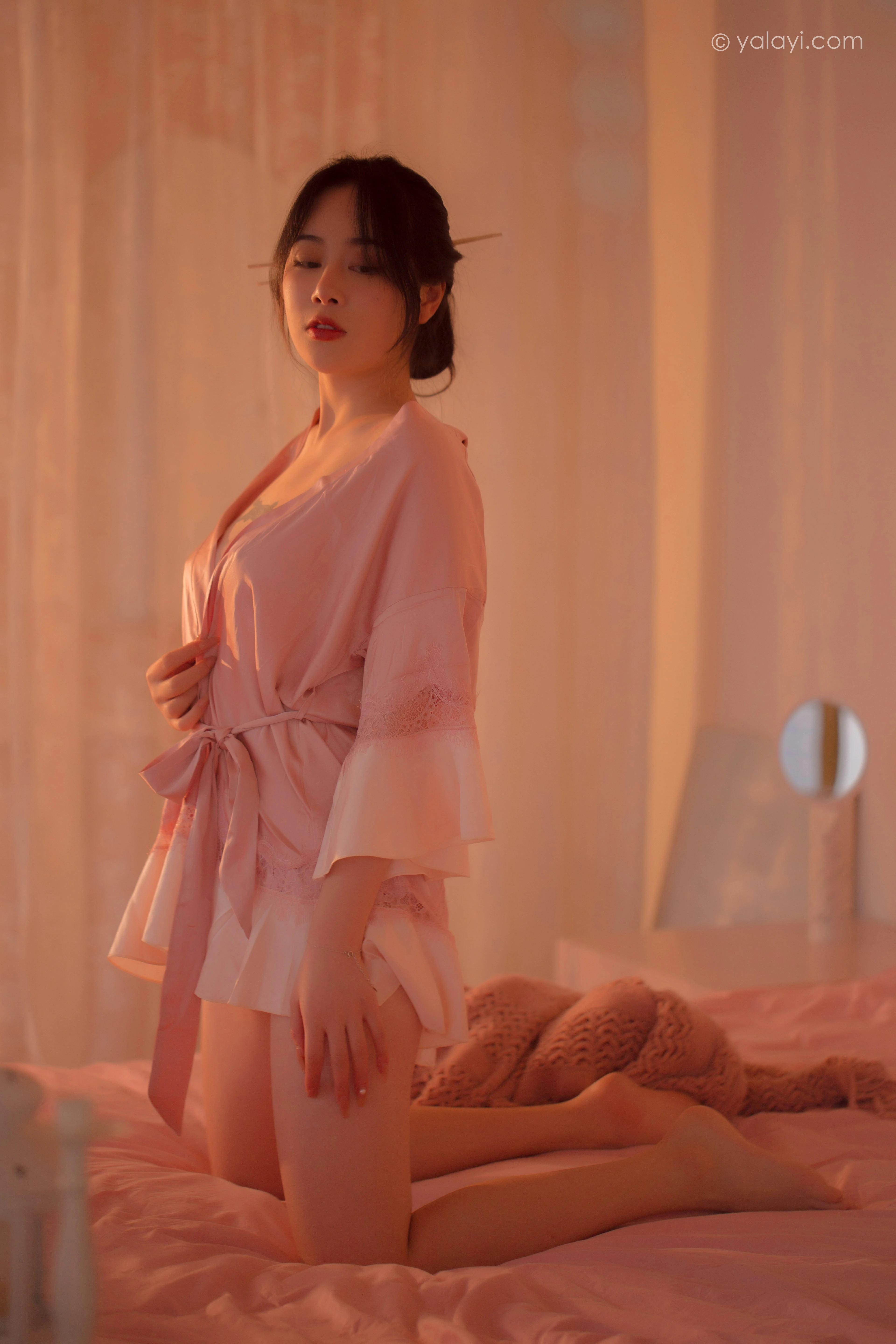 [YALAYI雅拉伊]NO.762 寂静中开放 璎珞 粉色蕾丝睡衣性感私房写真集第5张