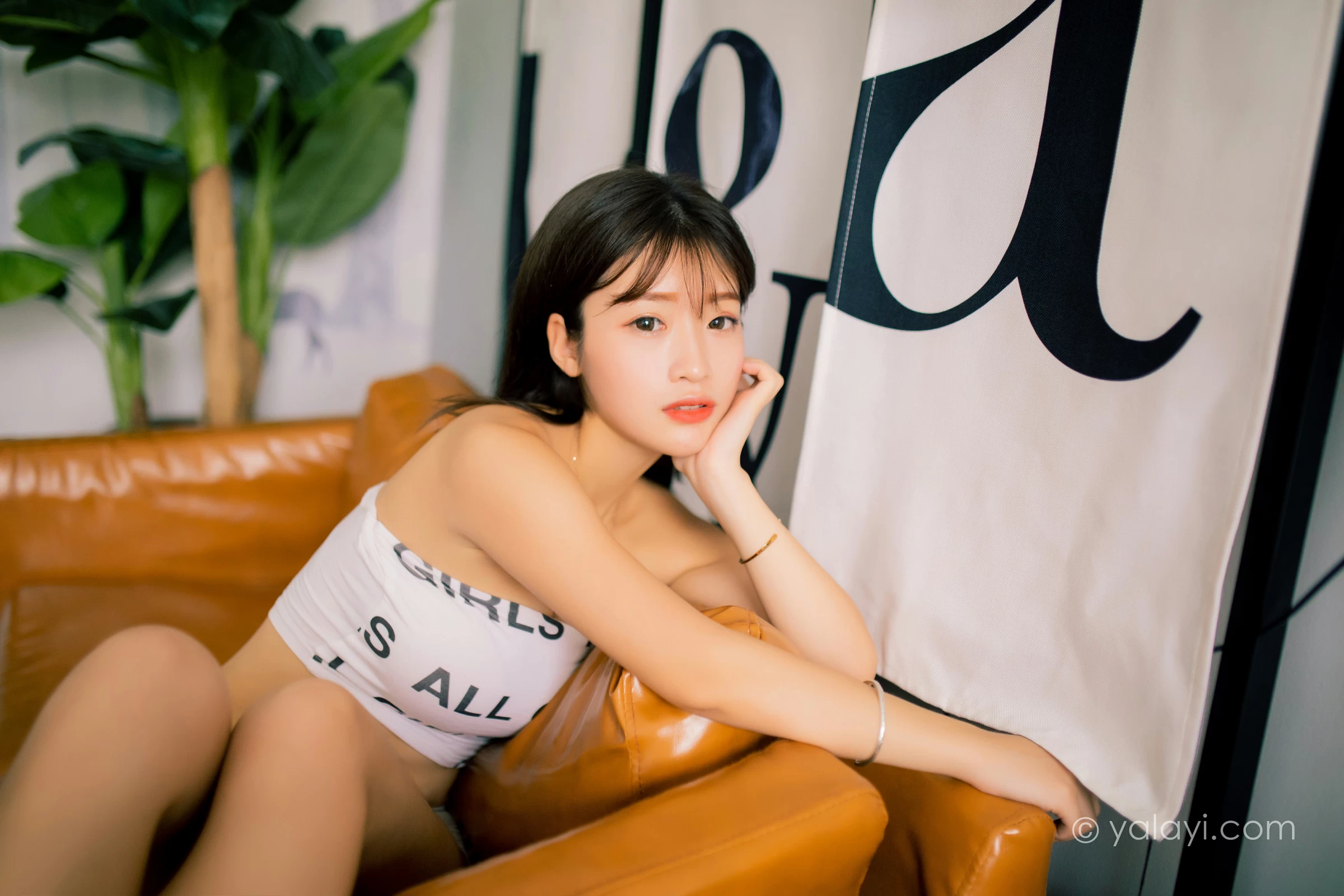 [YALAYI雅拉伊]NO.730 《硬糖少女》 朵朵 白色比基尼泳装性感私房写真集第12张