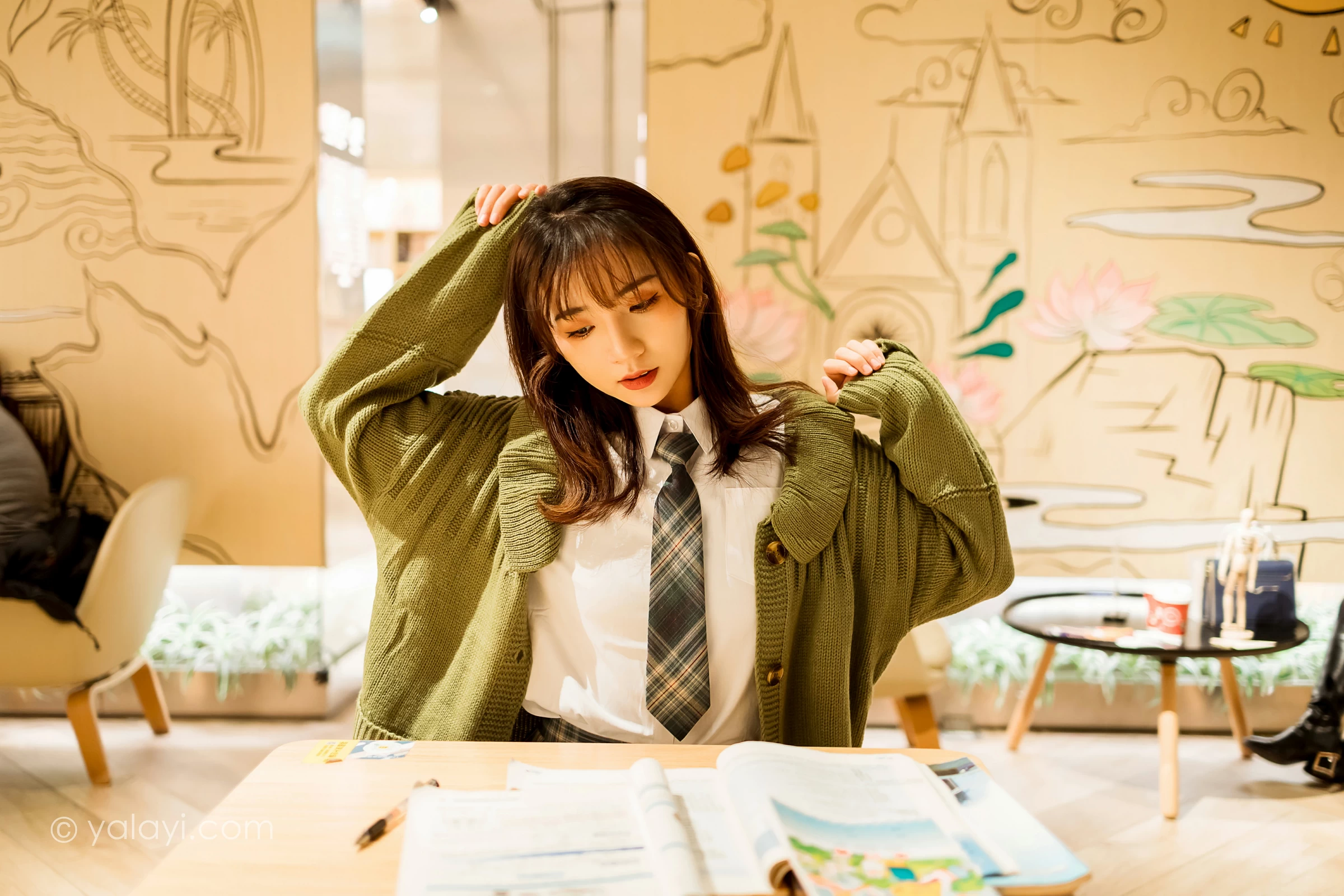 [YALAYI雅拉伊]NO.753 一起补习的日子 果果 连身外套与JK制服加格子短裙清纯写真集第8张