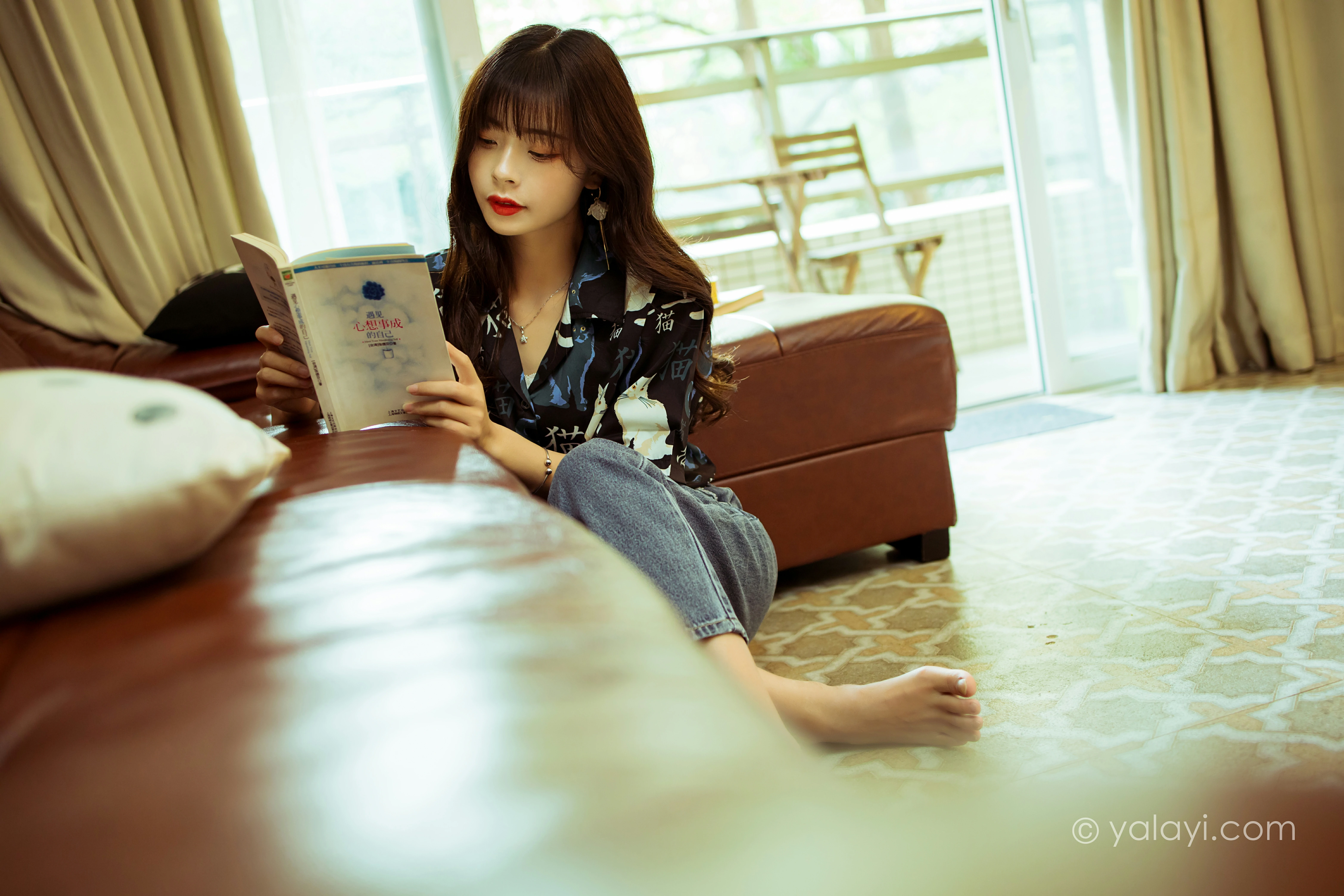 [YALAYI雅拉伊]NO.789 当年情 程小蝶 黑色衬衫加牛仔长裤性感写真集第8张