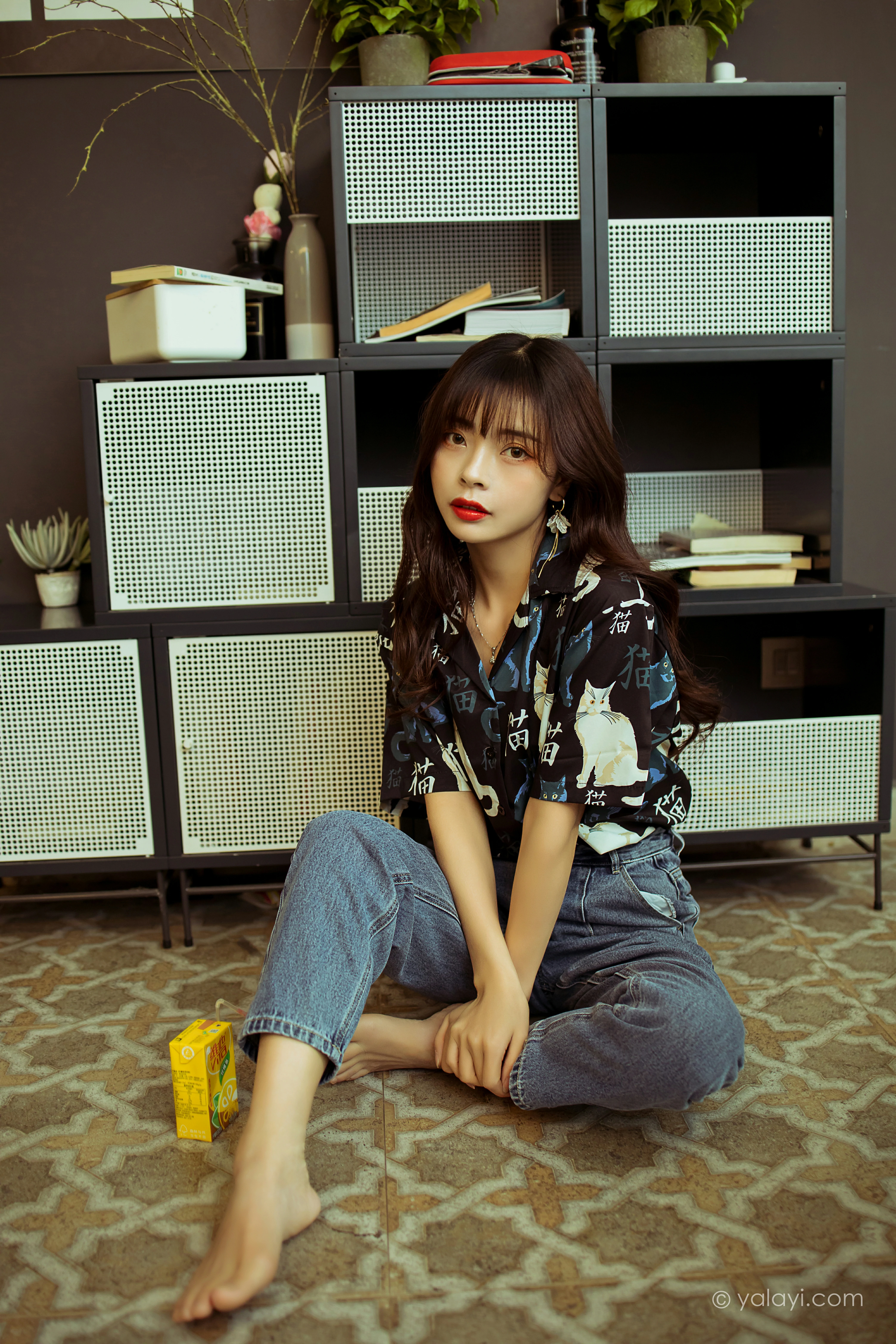 [YALAYI雅拉伊]NO.789 当年情 程小蝶 黑色衬衫加牛仔长裤性感写真集第9张