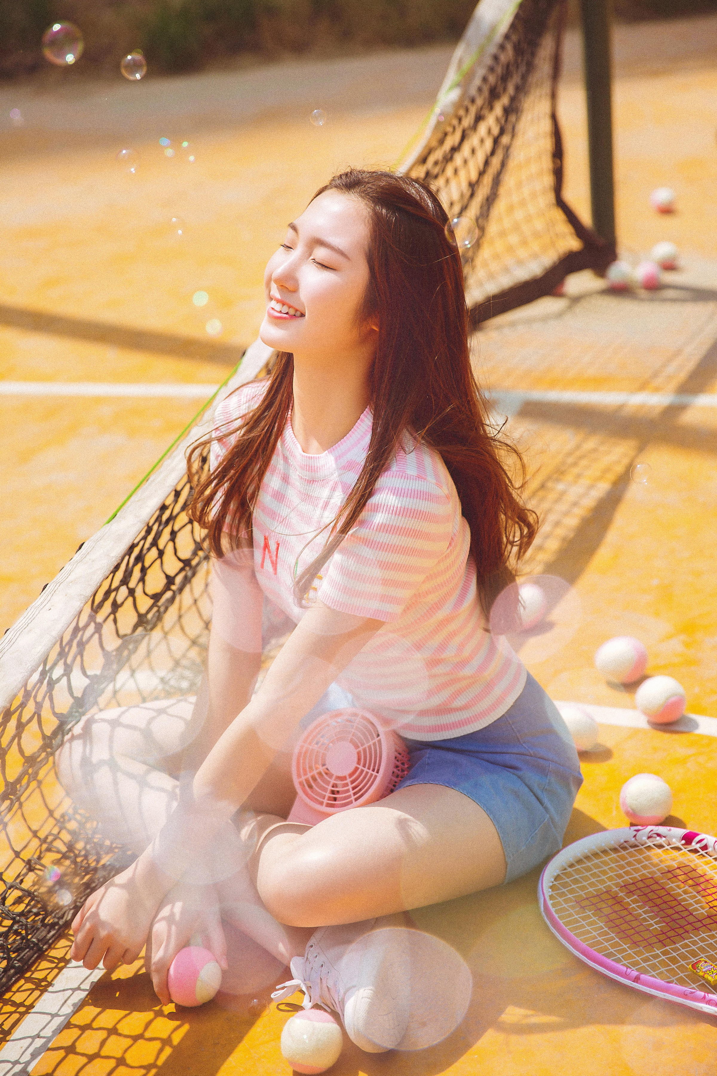 [YALAYI雅拉伊]2022.10.21 飘逸身姿 清纯少女 粉色短袖加牛仔短裙写真集第2张