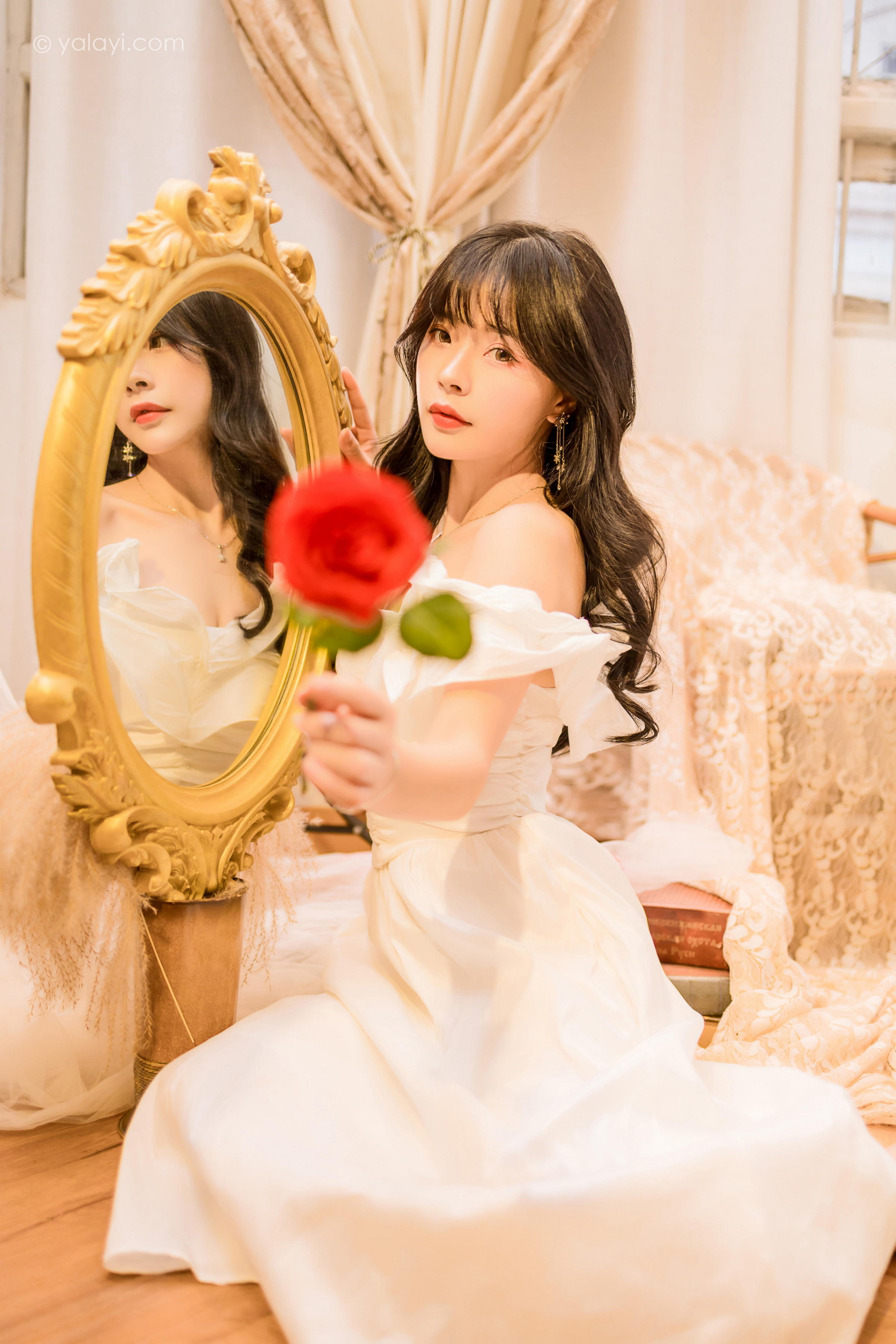 [YALAYI雅拉伊]2023.02.17 你是我的情人 程小蝶 白色抹胸连衣裙居家性感写真集第13张