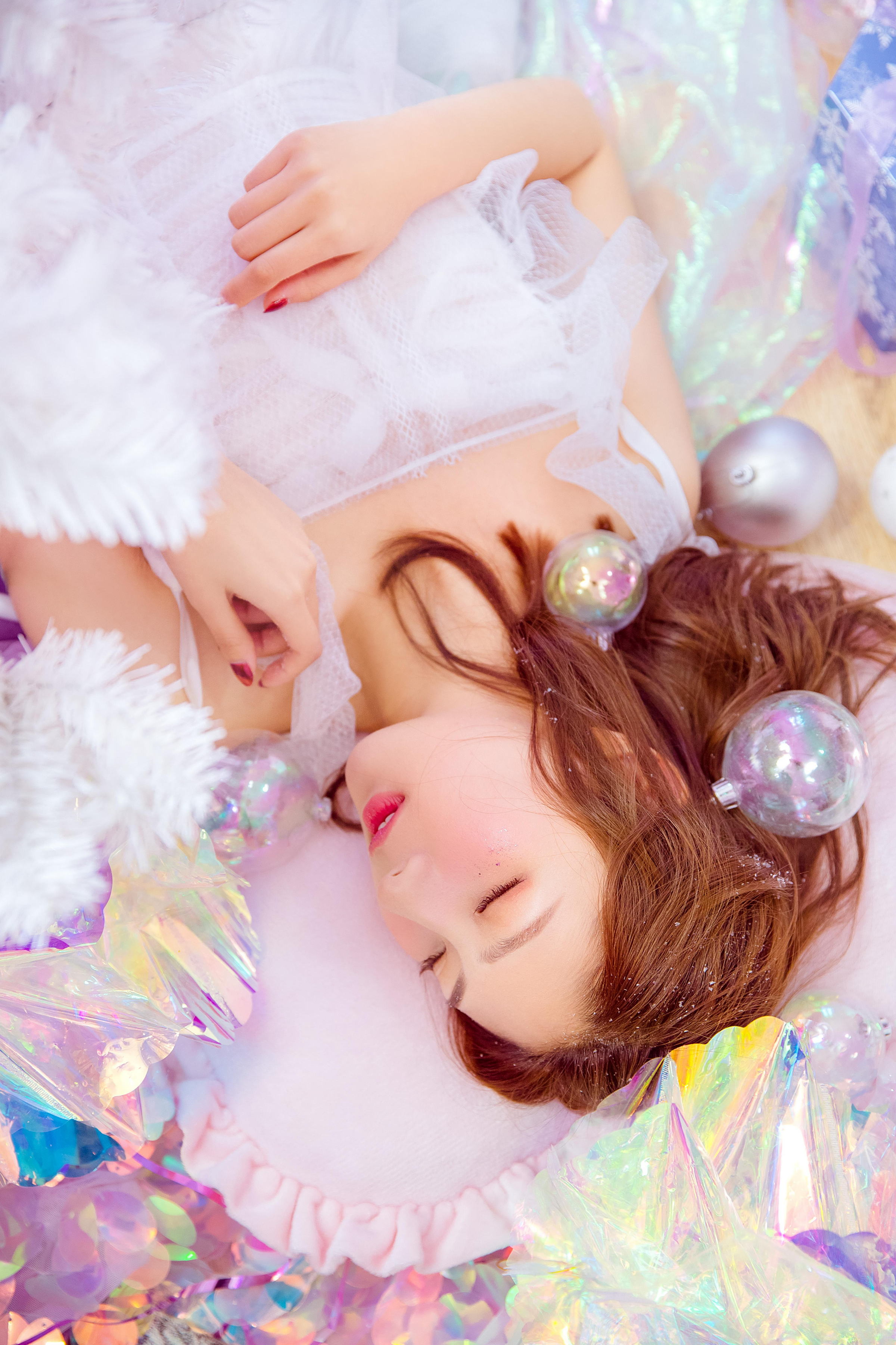 [YALAYI雅拉伊]2023.03.29 清新少女 白色抹胸连衣裙与透视制服裙性感私房写真集第11张