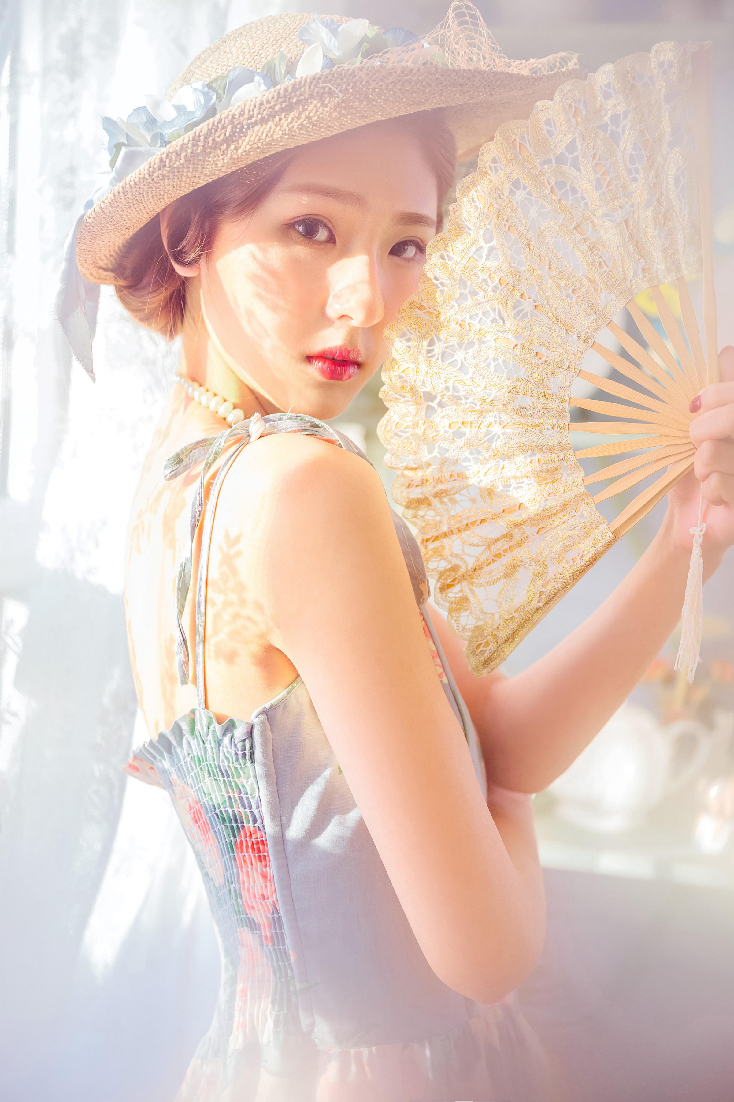 [YALAYI雅拉伊]2023.04.07 花样青春 现代名媛灰色吊带连衣裙清纯写真集第7张