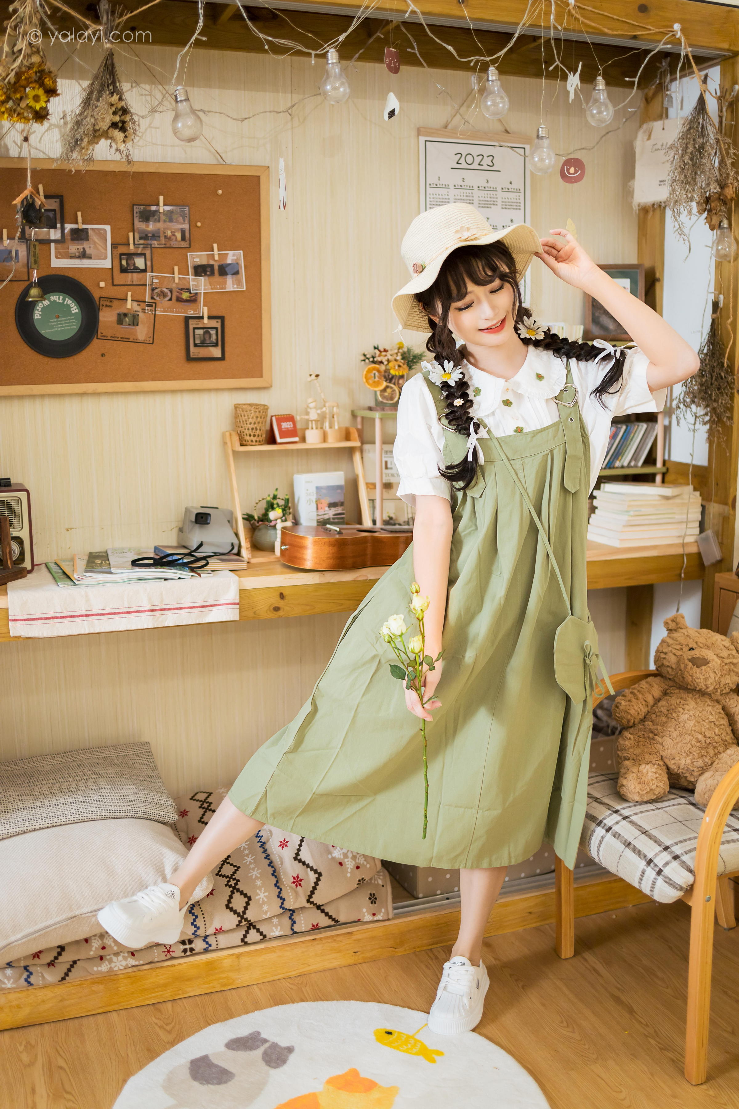 [YALAYI雅拉伊]2023.05.15 世间的温柔 小亭 白色小衬衫加背带加衣裙复古清纯写真集第13张