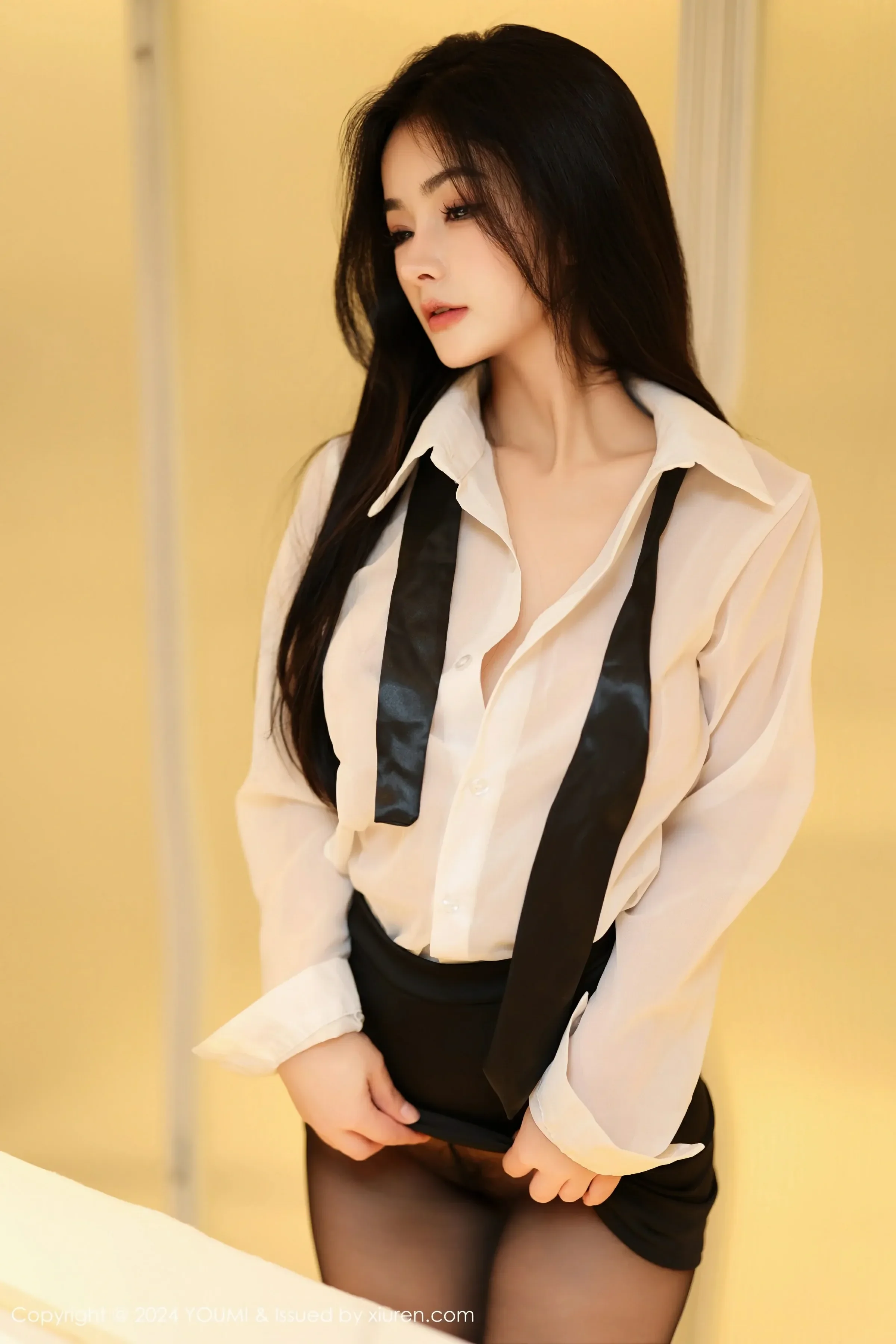  尤蜜荟 VOL.1050 谭小灵 [90P]第4张