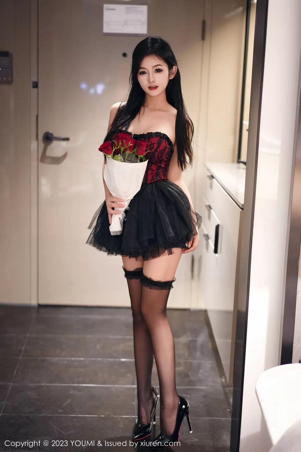  尤蜜荟 VOL.991 谭小灵 [74P]第1张